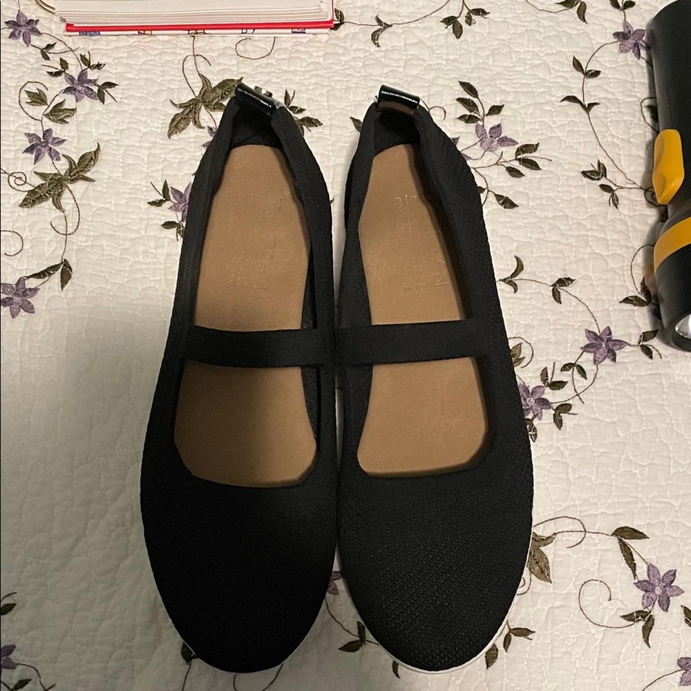 Taryn Rose Elegant Black Flats
